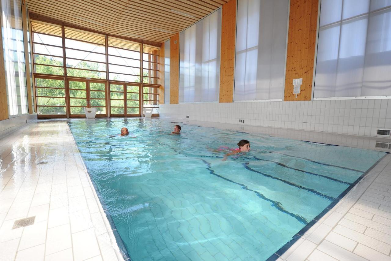 Camping Des Lacs*** Villa Celles-sur-Plaine Buitenkant foto